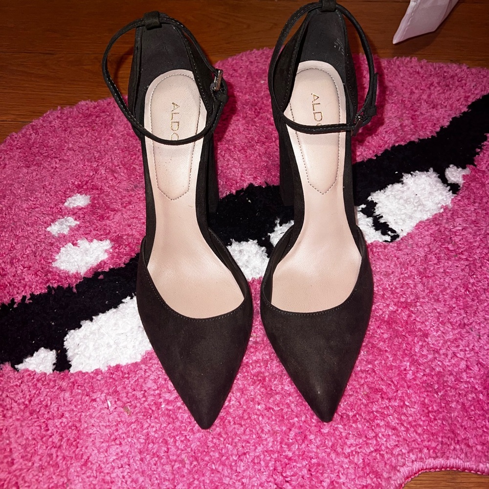 Green Heels size 8